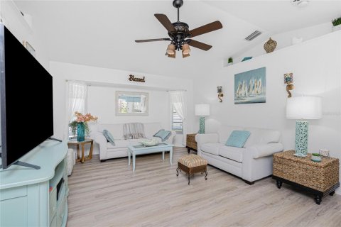 Casa en venta en Rotonda, Florida, 4 dormitorios, 208.01 m2 № 1808198 - foto 15