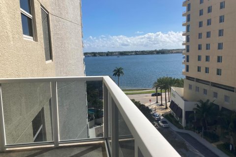 Copropriété à louer à West Palm Beach, Floride: 1 chambre, 77.2 m2 № 2276147 - photo 6