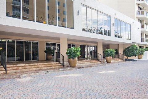 Copropriété à louer à West Palm Beach, Floride: 1 chambre, 77.2 m2 № 2276147 - photo 2