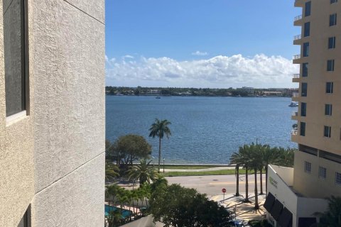 Copropriété à louer à West Palm Beach, Floride: 1 chambre, 77.2 m2 № 2276147 - photo 5