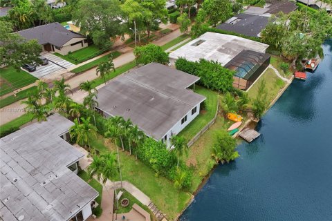 Casa en venta en North Miami Beach, Florida, 4 dormitorios, 220.55 m2 № 1770669 - foto 7