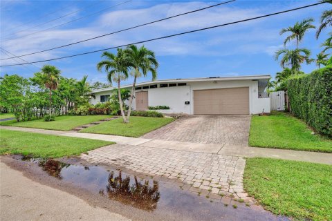 Casa en venta en North Miami Beach, Florida, 4 dormitorios, 220.55 m2 № 1770669 - foto 19