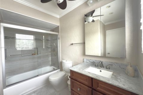 Condo in Fort Lauderdale, Florida, 2 bedrooms  № 1978770 - photo 13