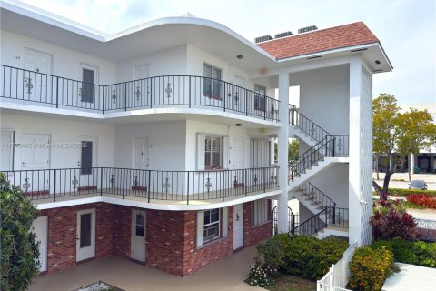 Condo in Fort Lauderdale, Florida, 2 bedrooms  № 1978770 - photo 19