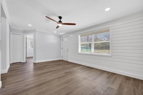 House in New Port Richey, Florida 4 bedrooms, 125.33 sq.m. № 2233909 - photo 19
