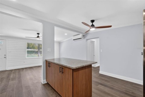 House in New Port Richey, Florida 4 bedrooms, 125.33 sq.m. № 2233909 - photo 25
