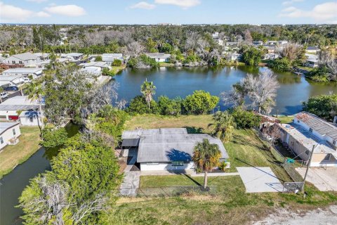 House in New Port Richey, Florida 4 bedrooms, 125.33 sq.m. № 2233909 - photo 8