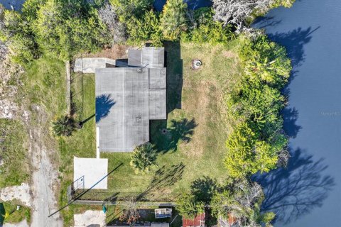 House in New Port Richey, Florida 4 bedrooms, 125.33 sq.m. № 2233909 - photo 10