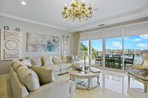 Condominio en venta en Destin, Florida, 4 dormitorios, 251.67 m2 № 561765 - foto 1