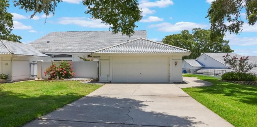 Villa ou maison à Lady Lake, Floride 3 chambres, 202.62 m2 № 1786209