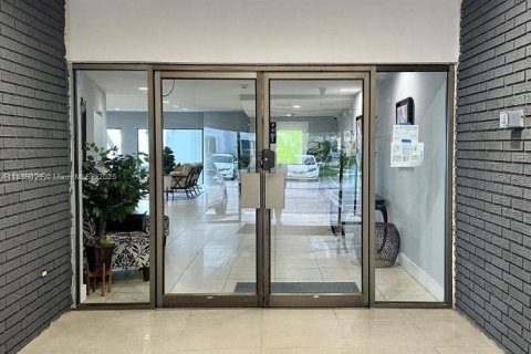 Condominio en alquiler en North Bay Village, Florida, 2 dormitorios, 96.62 m2 № 1950889 - foto 18