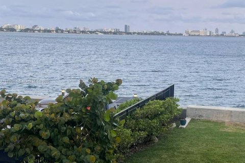 Condominio en alquiler en North Bay Village, Florida, 2 dormitorios, 96.62 m2 № 1950889 - foto 14
