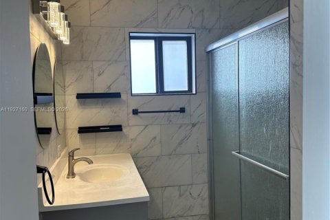 Casa en alquiler en Hallandale Beach, Florida, 3 dormitorios, 212.47 m2 № 1985997 - foto 12