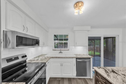 Villa ou maison à vendre à Oldsmar, Floride: 3 chambres, 85.84 m2 № 2284608 - photo 11