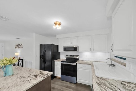 Villa ou maison à vendre à Oldsmar, Floride: 3 chambres, 85.84 m2 № 2284608 - photo 9