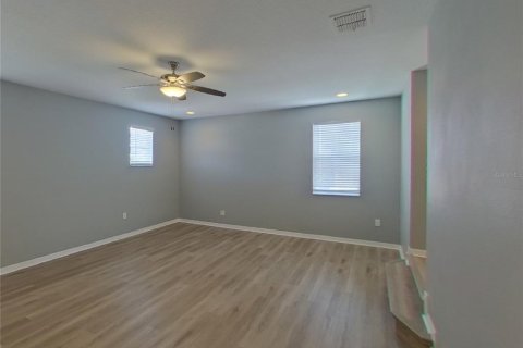 House in Land O' Lakes, Florida 3 bedrooms, 246.38 sq.m. № 1910988 - photo 7