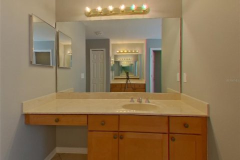 House in Land O' Lakes, Florida 3 bedrooms, 246.38 sq.m. № 1910988 - photo 10