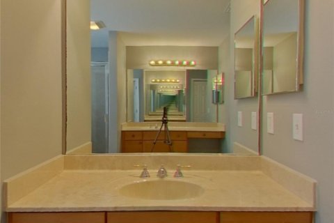 House in Land O' Lakes, Florida 3 bedrooms, 246.38 sq.m. № 1910988 - photo 9