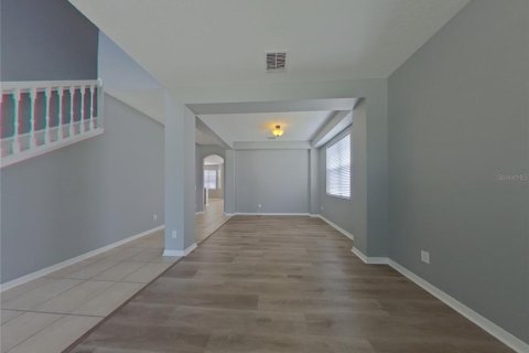 House in Land O' Lakes, Florida 3 bedrooms, 246.38 sq.m. № 1910988 - photo 2