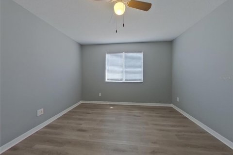 House in Land O' Lakes, Florida 3 bedrooms, 246.38 sq.m. № 1910988 - photo 12