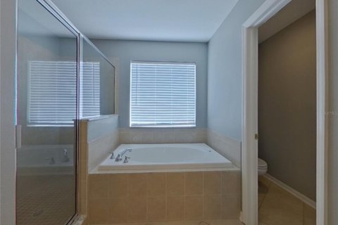 House in Land O' Lakes, Florida 3 bedrooms, 246.38 sq.m. № 1910988 - photo 11