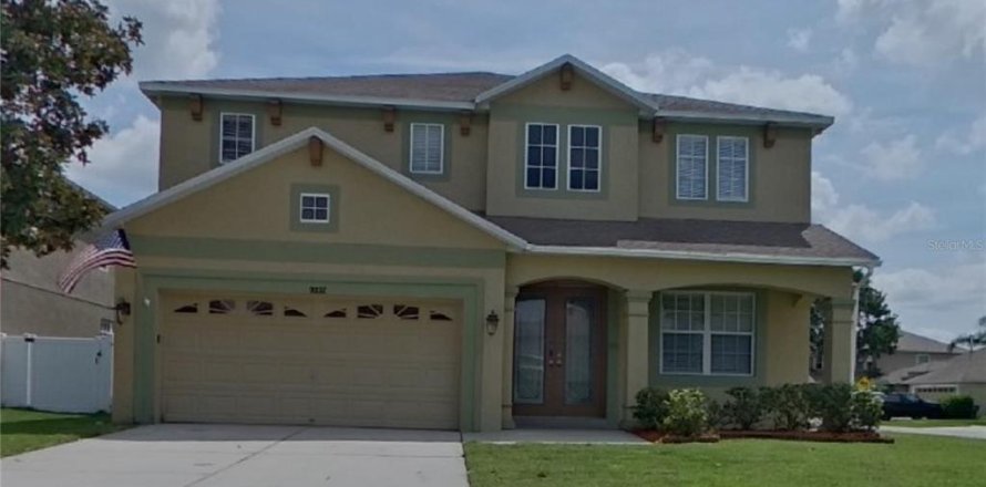 House in Land O' Lakes, Florida 3 bedrooms, 246.38 sq.m. № 1910988