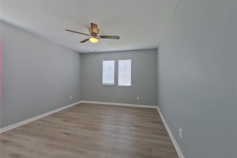 House in Land O' Lakes, Florida 3 bedrooms, 246.38 sq.m. № 1910988 - photo 13