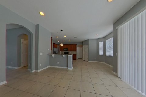 House in Land O' Lakes, Florida 3 bedrooms, 246.38 sq.m. № 1910988 - photo 4
