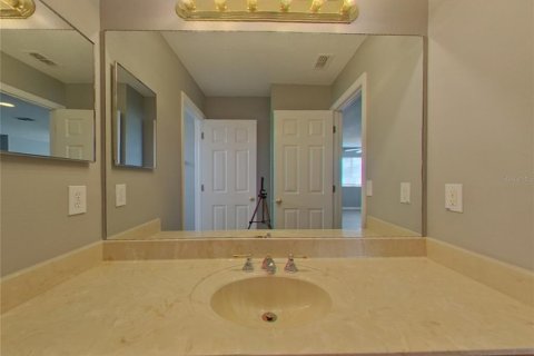 House in Land O' Lakes, Florida 3 bedrooms, 246.38 sq.m. № 1910988 - photo 15