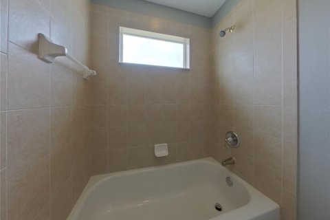 House in Land O' Lakes, Florida 3 bedrooms, 246.38 sq.m. № 1910988 - photo 16