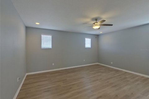House in Land O' Lakes, Florida 3 bedrooms, 246.38 sq.m. № 1910988 - photo 8