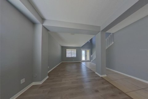 House in Land O' Lakes, Florida 3 bedrooms, 246.38 sq.m. № 1910988 - photo 3