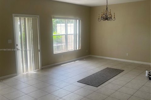 Touwnhouse à louer à Greenacres, Floride: 3 chambres, 162.39 m2 № 1960314 - photo 4
