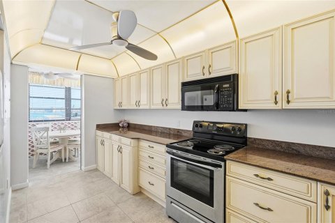 Condominio en venta en Madeira Beach, Florida, 2 dormitorios, 108.51 m2 № 2198802 - foto 7