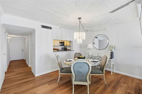 Condominio en venta en Madeira Beach, Florida, 2 dormitorios, 108.51 m2 № 2198802 - foto 12