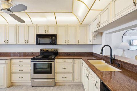 Condominio en venta en Madeira Beach, Florida, 2 dormitorios, 108.51 m2 № 2198802 - foto 6