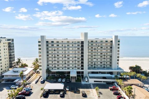 Condominio en Madeira Beach, Florida, 2 dormitorios  № 2198802
