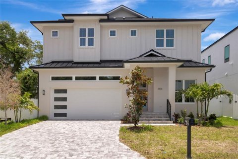 Villa ou maison à Tampa, Floride 5 chambres, 318.28 m2 № 2223443