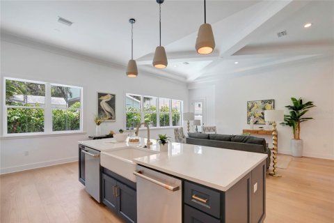 Villa ou maison à vendre à Tampa, Floride: 5 chambres, 318.28 m2 № 2223443 - photo 28