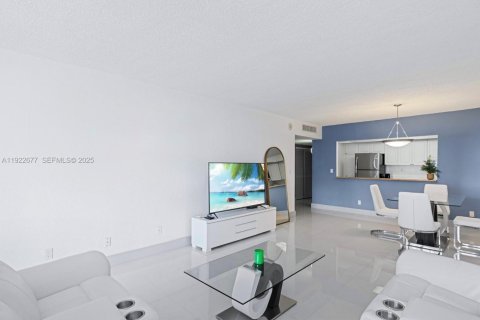 Copropriété à louer à Sunny Isles Beach, Floride: 1 chambre, 93.37 m2 № 1976880 - photo 3