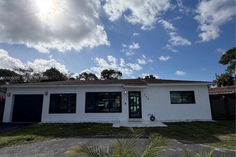 House in Fort Lauderdale, Florida 3 bedrooms, 112.6 sq.m. № 2067135 - photo 1
