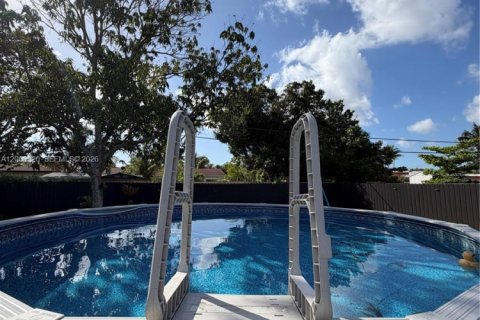 House in Fort Lauderdale, Florida 3 bedrooms, 112.6 sq.m. № 2067135 - photo 23