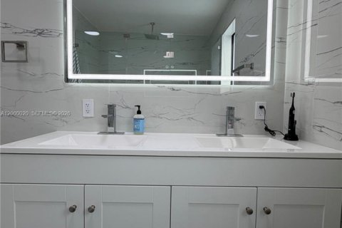 House in Fort Lauderdale, Florida 3 bedrooms, 112.6 sq.m. № 2067135 - photo 13