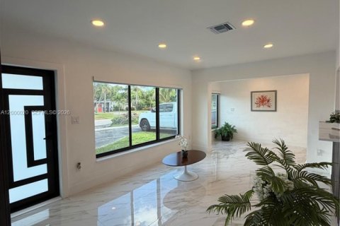 House in Fort Lauderdale, Florida 3 bedrooms, 112.6 sq.m. № 2067135 - photo 5