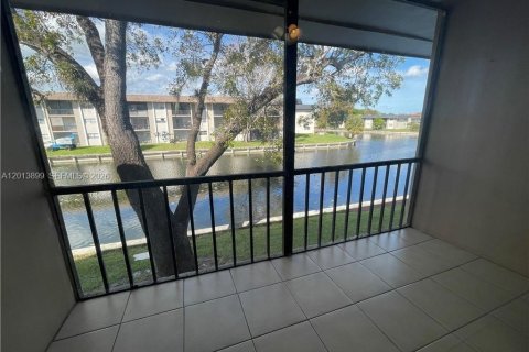 Condo à Tamarac, Floride, 2 chambres  № 2076176
