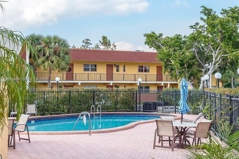 Copropriété à louer à Tamarac, Floride: 2 chambres, 88.16 m2 № 2076176 - photo 7