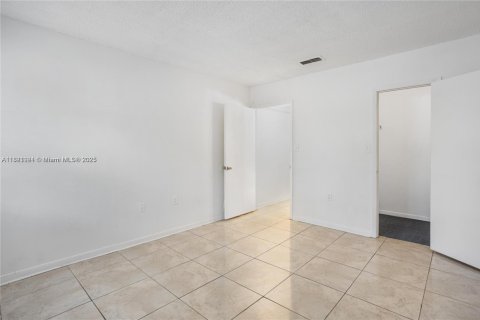 Condo in Miramar, Florida, 2 bedrooms  № 1784164 - photo 10