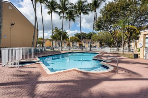 Condo in Miramar, Florida, 2 bedrooms  № 1784164 - photo 23
