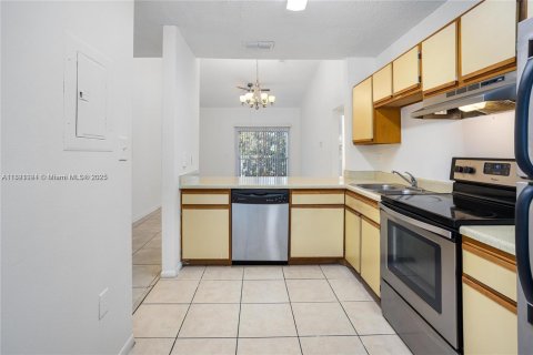 Condo in Miramar, Florida, 2 bedrooms  № 1784164 - photo 5