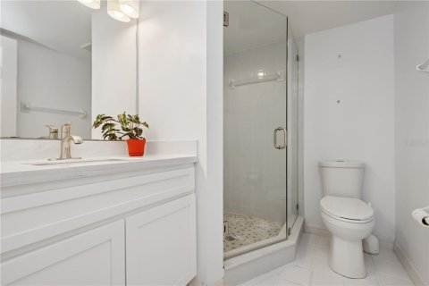 Condo in Venice, Florida, 2 bedrooms  № 1626989 - photo 19